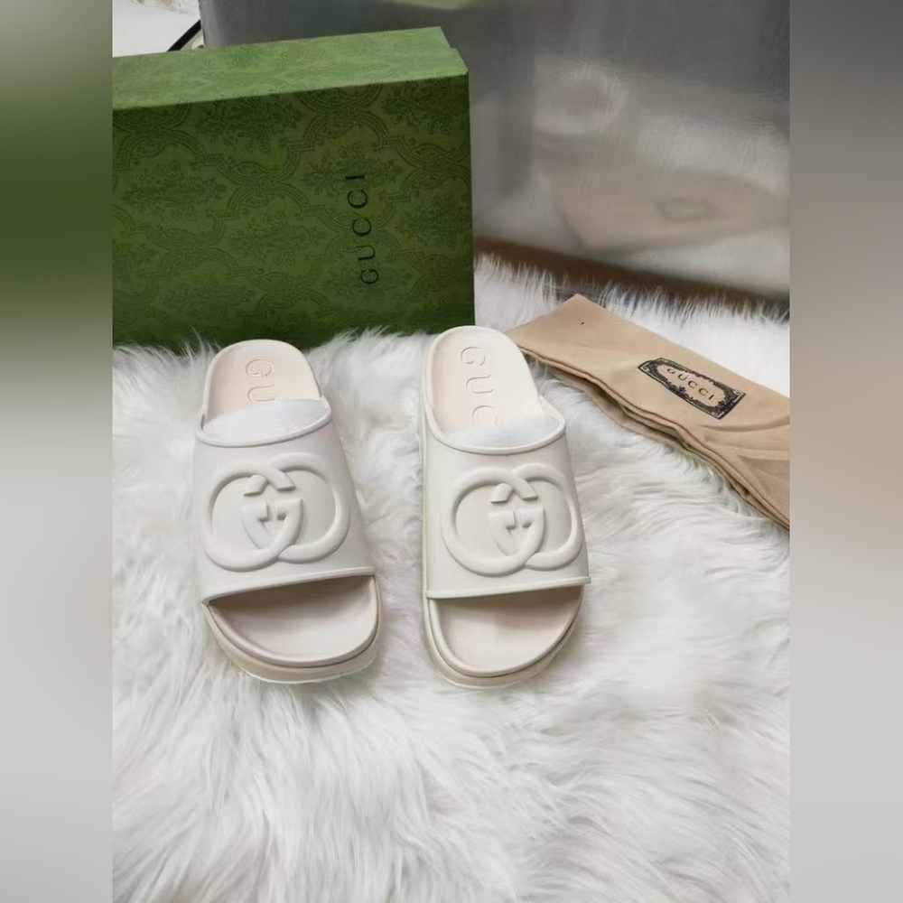 Gucci Gream Platform Slide Sandals